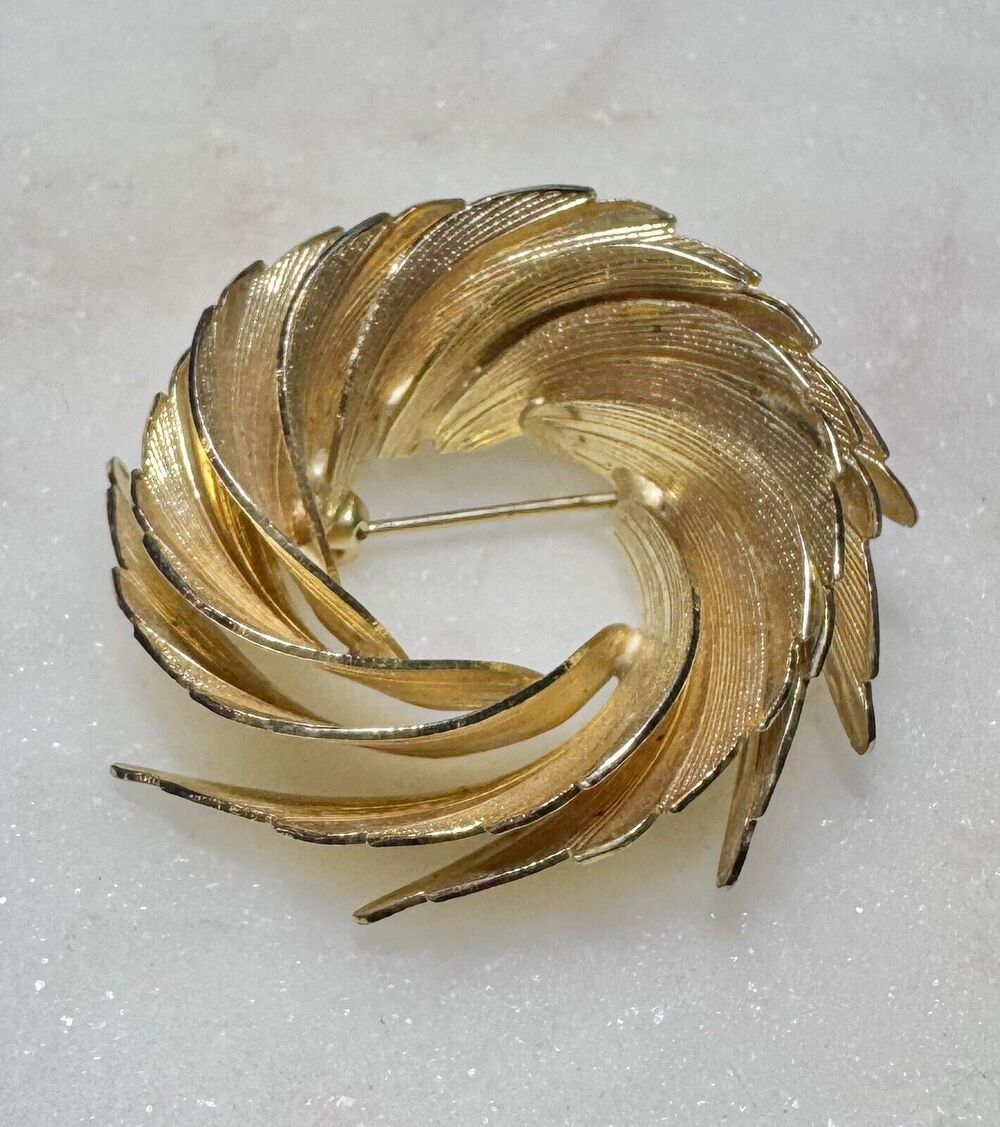 Vintage Spiral Wreath Circle Flower Gold Toned Metal Brooch Mid Century Style